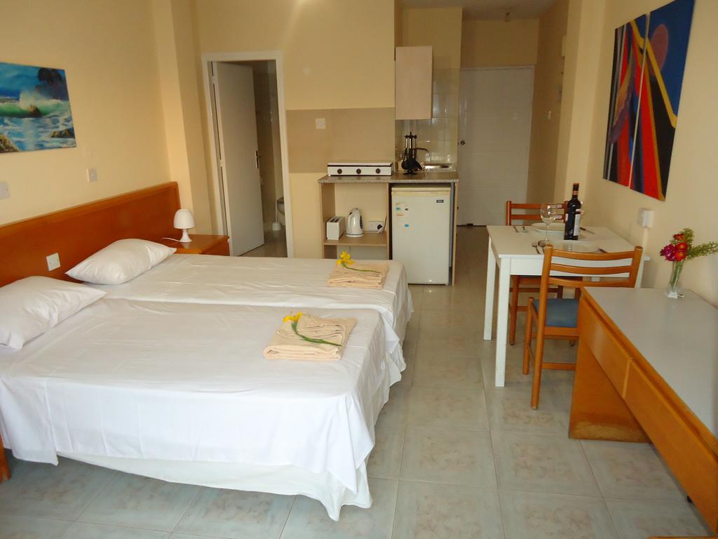 Marisa Hotel Apartments Айя Напа Стая снимка