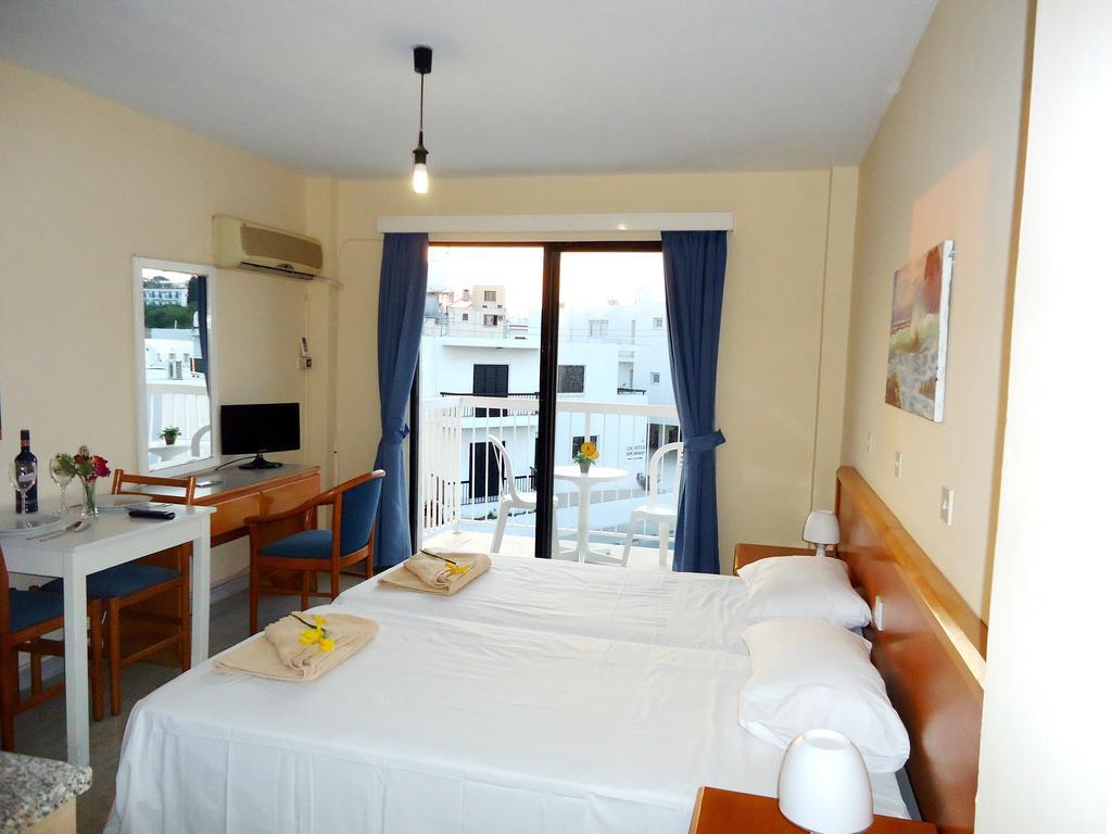 Marisa Hotel Apartments Айя Напа Стая снимка